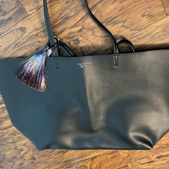 Victoria's Secret leather tote - Picture 4 of 6